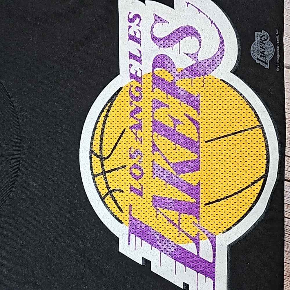 LOS ANGELES LAKERS BLACK SHORT SLEEVE PULLOVER TEE - Picture 2 of 7